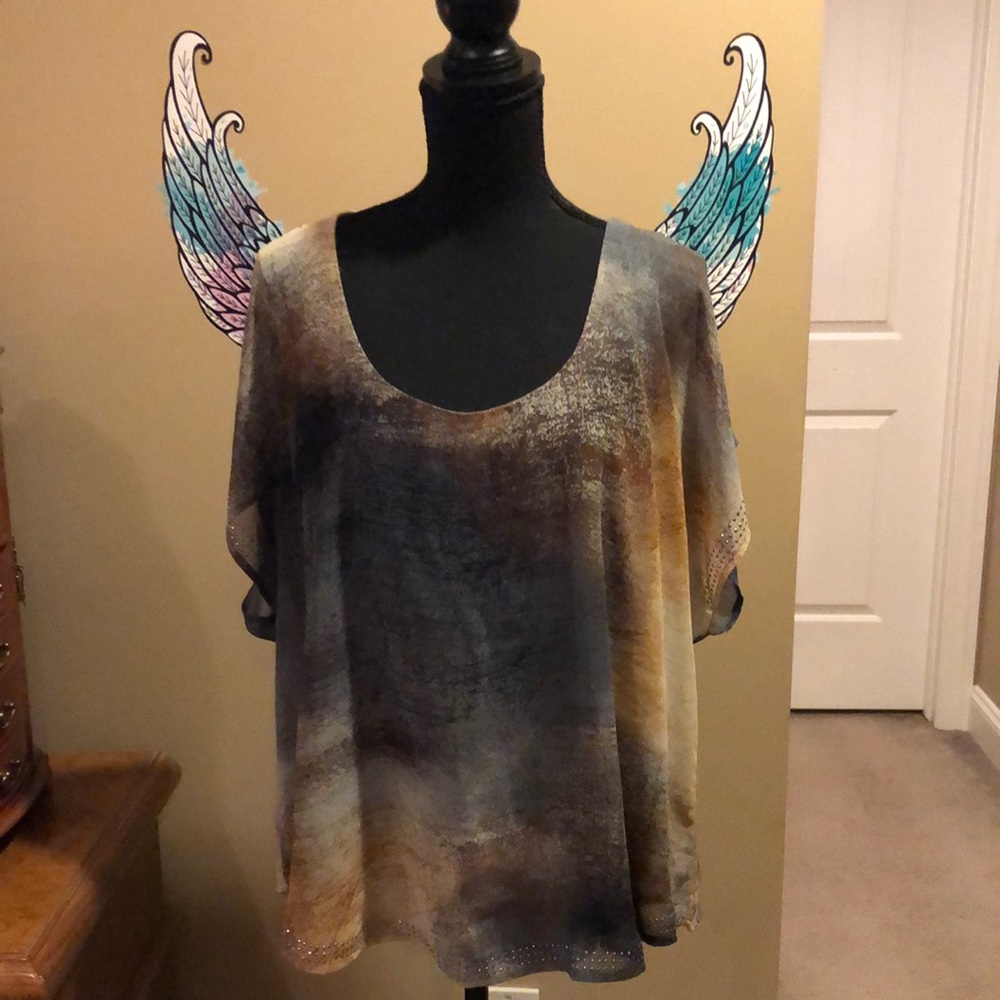 World Unity Short Sleeved Top